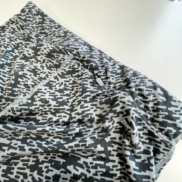 Nike Womens Dri Fit Essential Running Tight Cropped Leggings Black XS 849889-065 - Picture 7 of 12